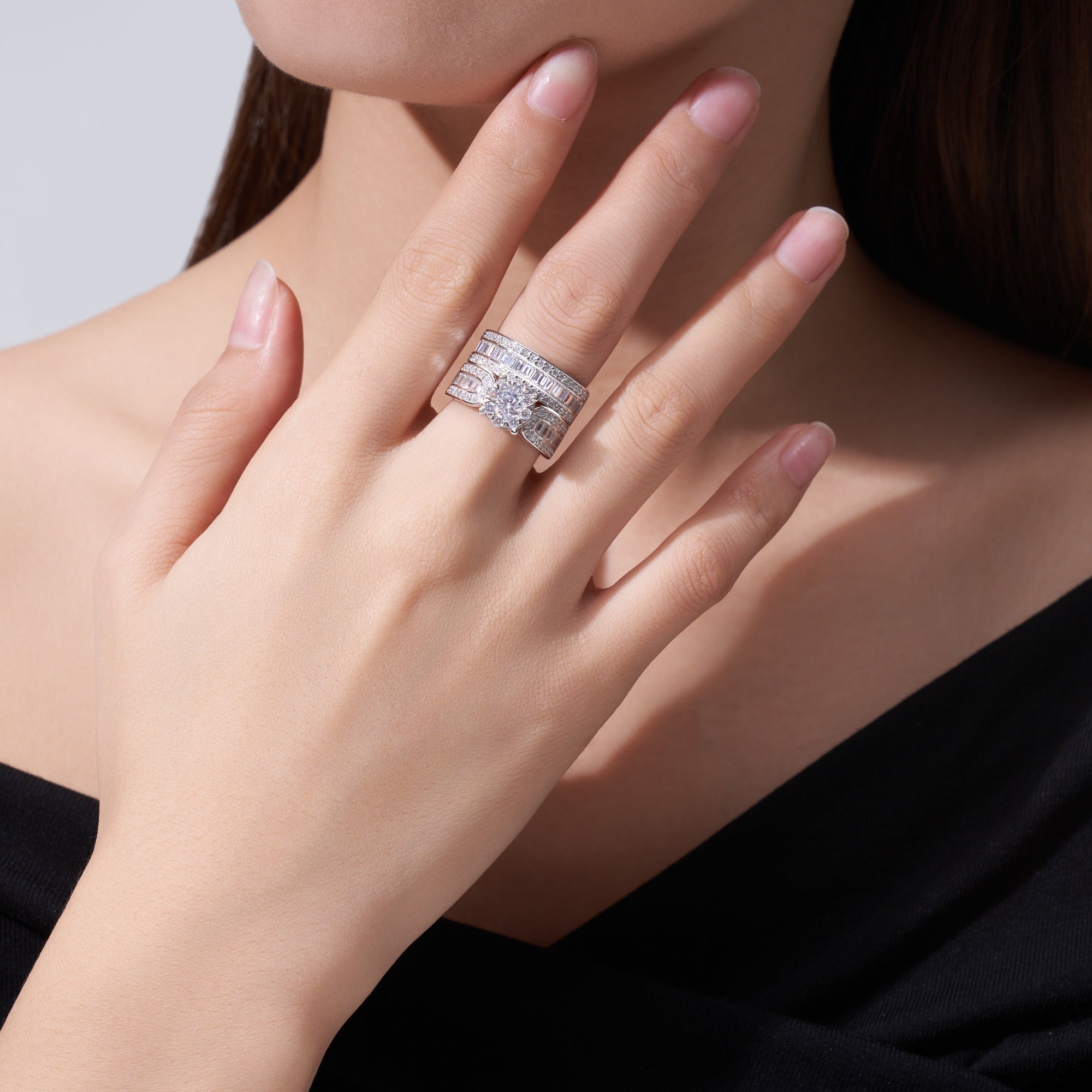 Elegant silver ring with a 0.5 carat Morganite gemstone, minimalist design, S925 silver with platinum electroplating, suitable for women.