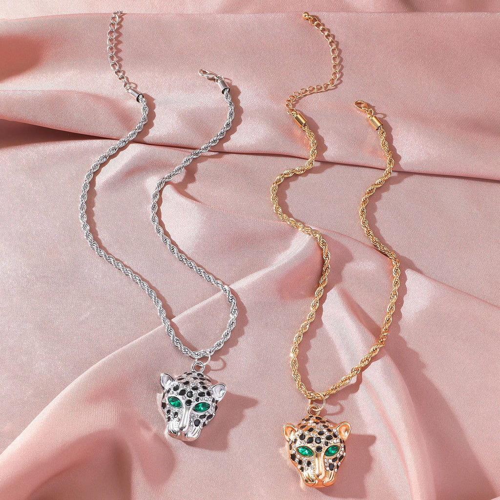 Golden Heir Shining Leopard Water Diamond Inlaid Necklace featuring a detailed leopard design with sparkling water diamonds.