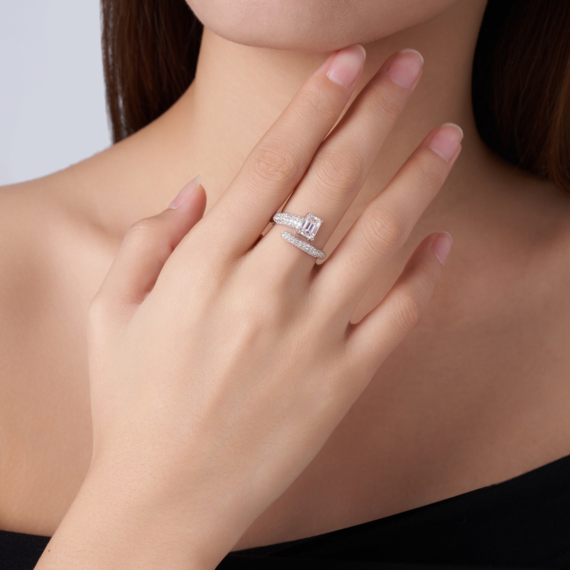 Golden Heir S925 silver jewelry set with moissanite accents, featuring minimalist silver accessories with platinum electroplating for women.